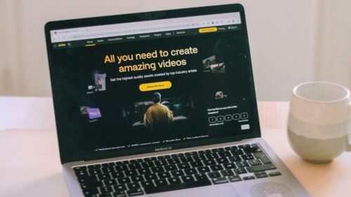 swello-dm1P7IPsuwQ-unsplash (1) Sales Video Mastery